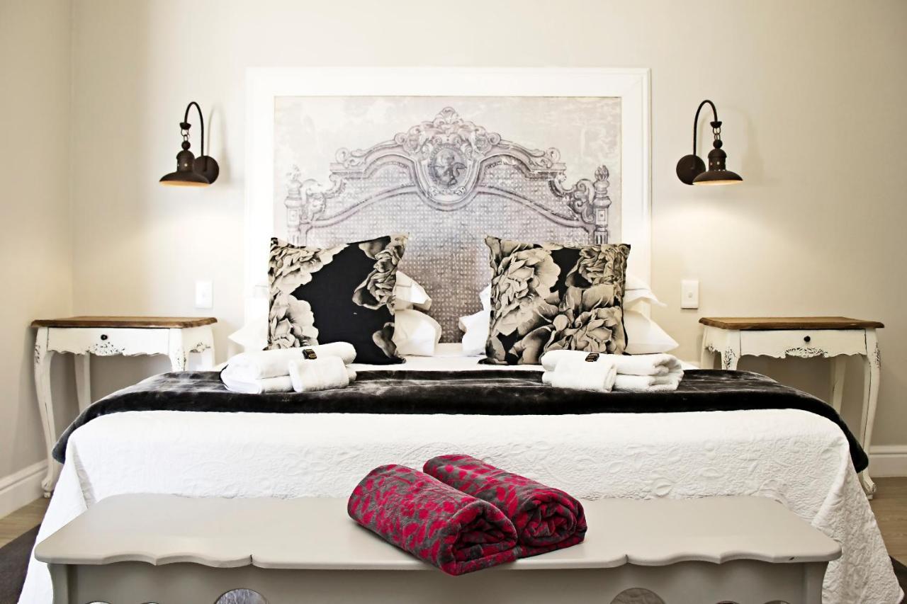 French Karoo Guesthouse Бофорт-Уэст Экстерьер фото