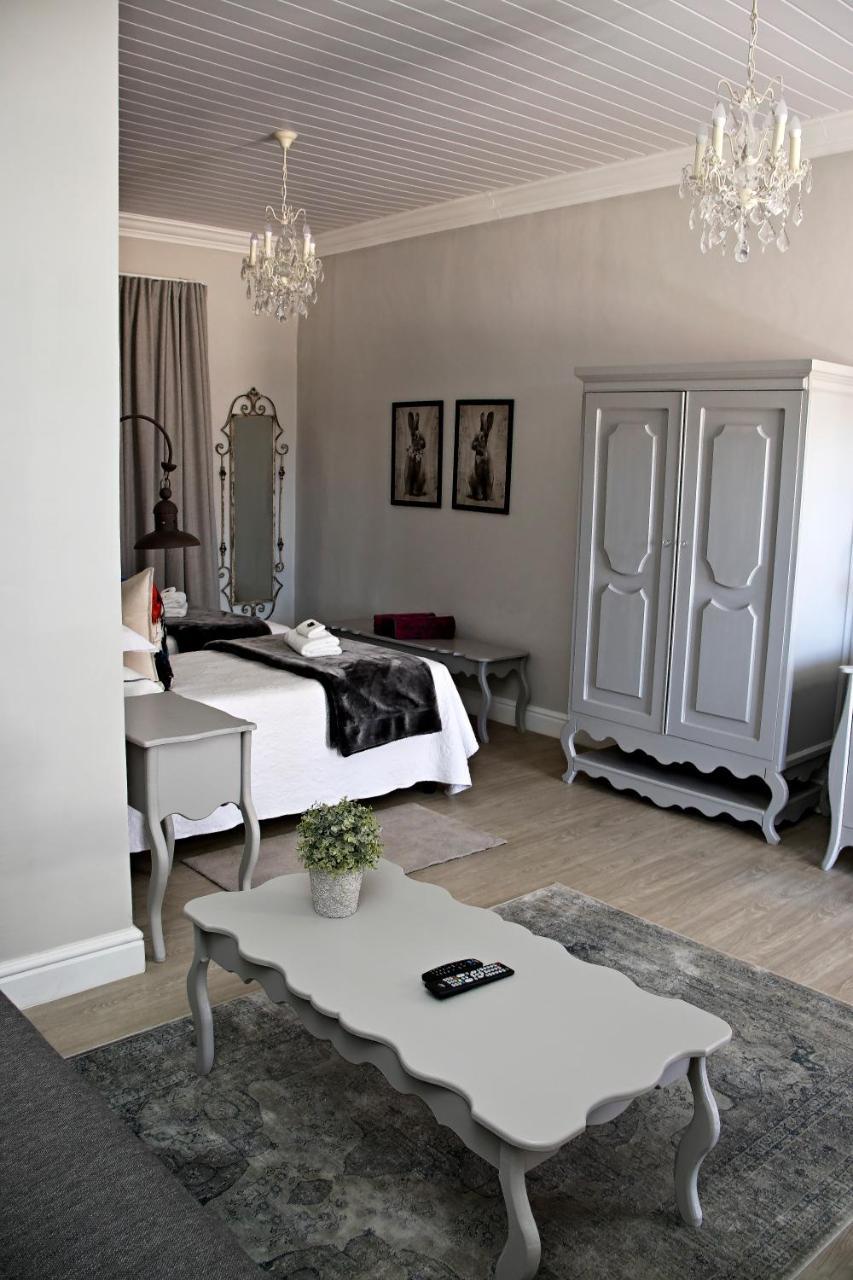 French Karoo Guesthouse Бофорт-Уэст Экстерьер фото