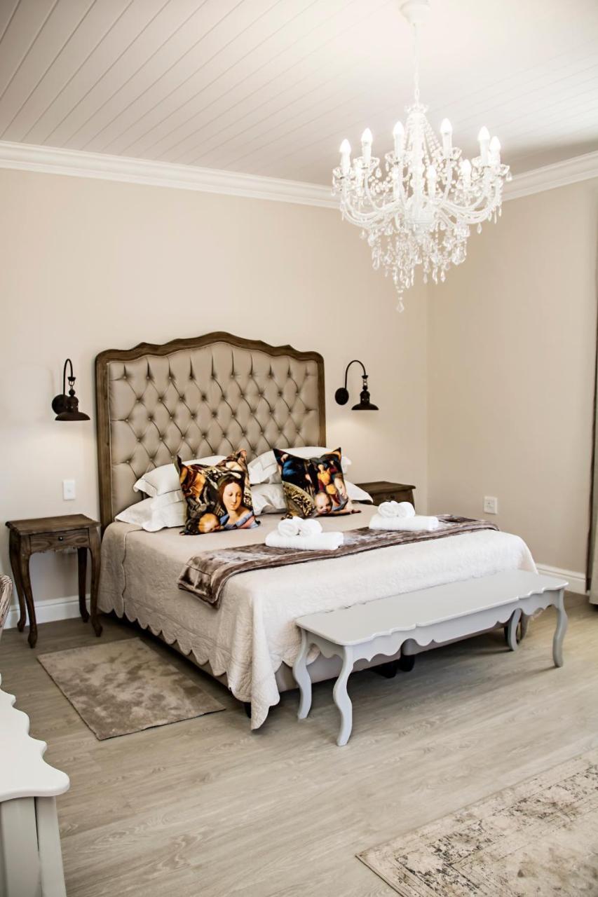 French Karoo Guesthouse Бофорт-Уэст Экстерьер фото