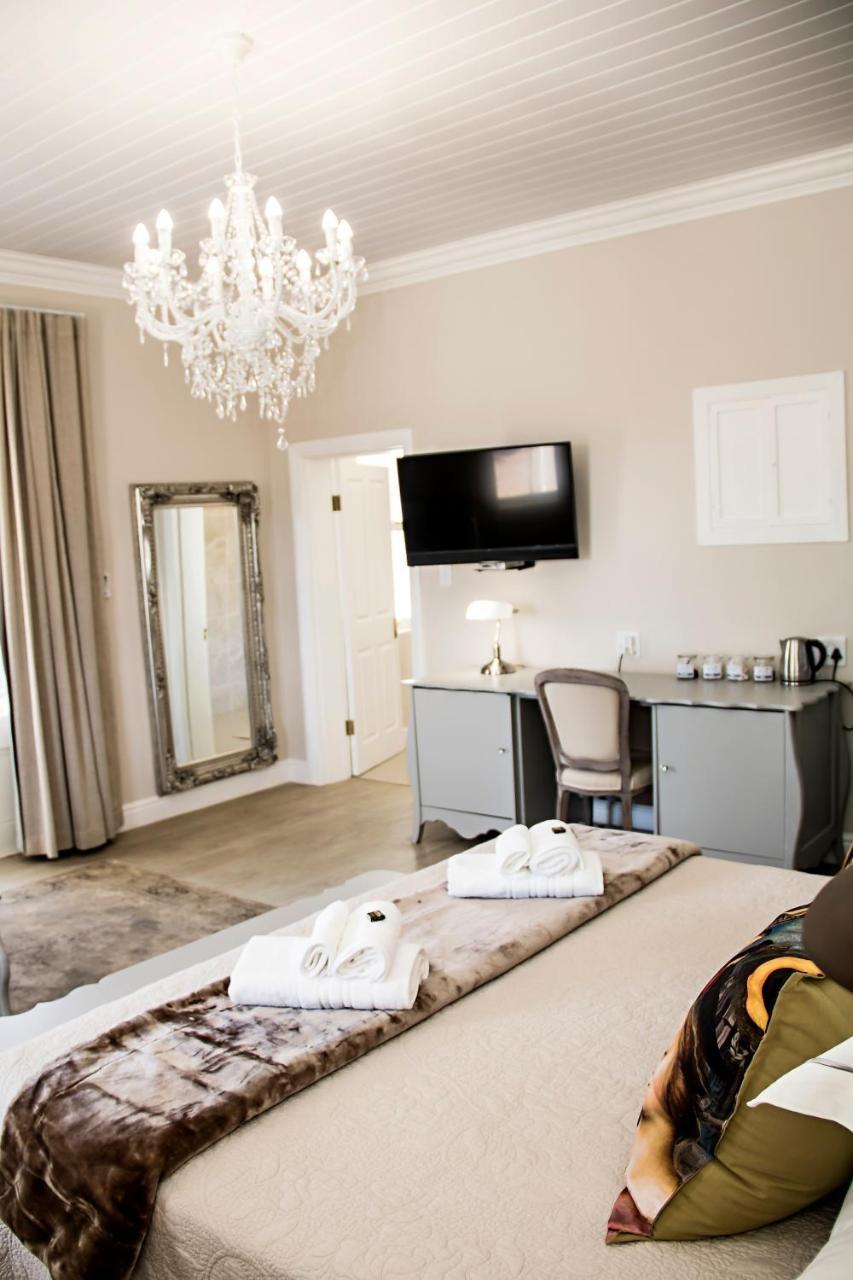 French Karoo Guesthouse Бофорт-Уэст Экстерьер фото